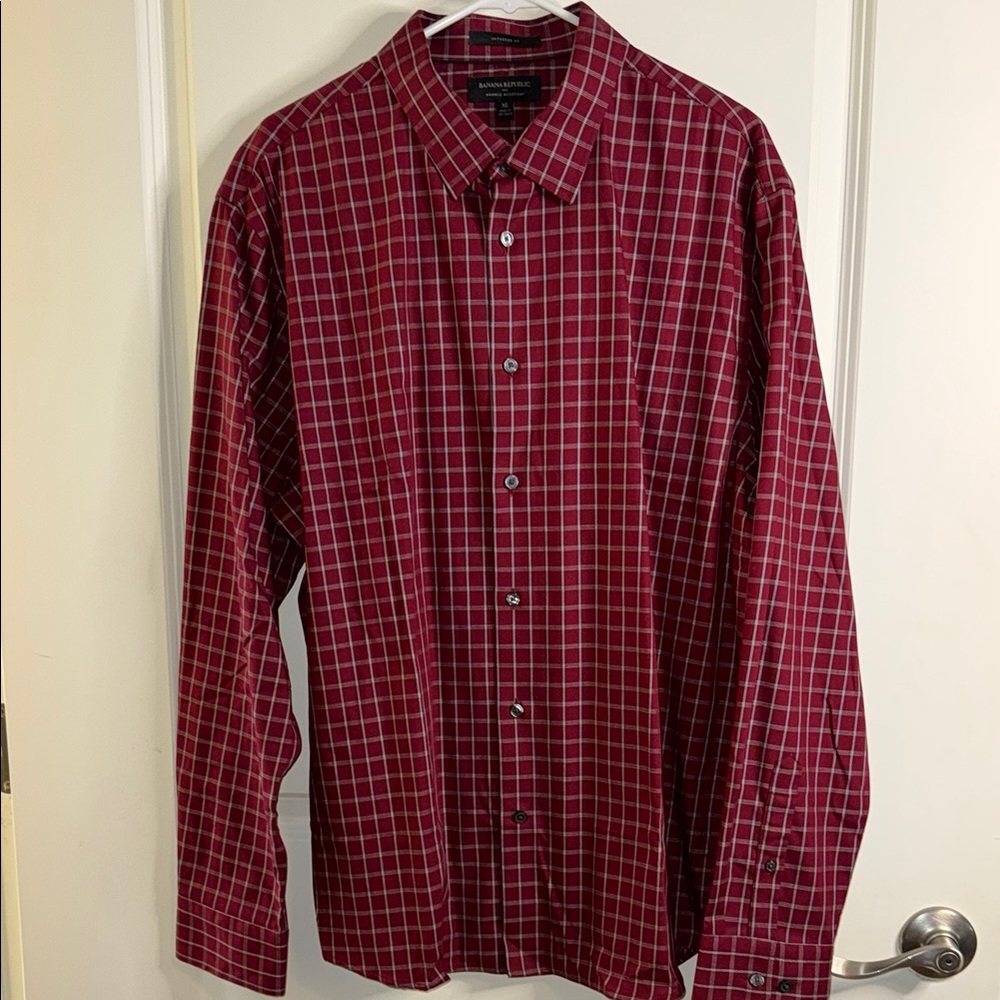Banana Republic Men's Red Plaid Button Down Shirt